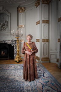 ©RVD/foto VINCENT MENTZEL, officiële staatsiefoto van Hare Majesteit Koningin Beatrix. 